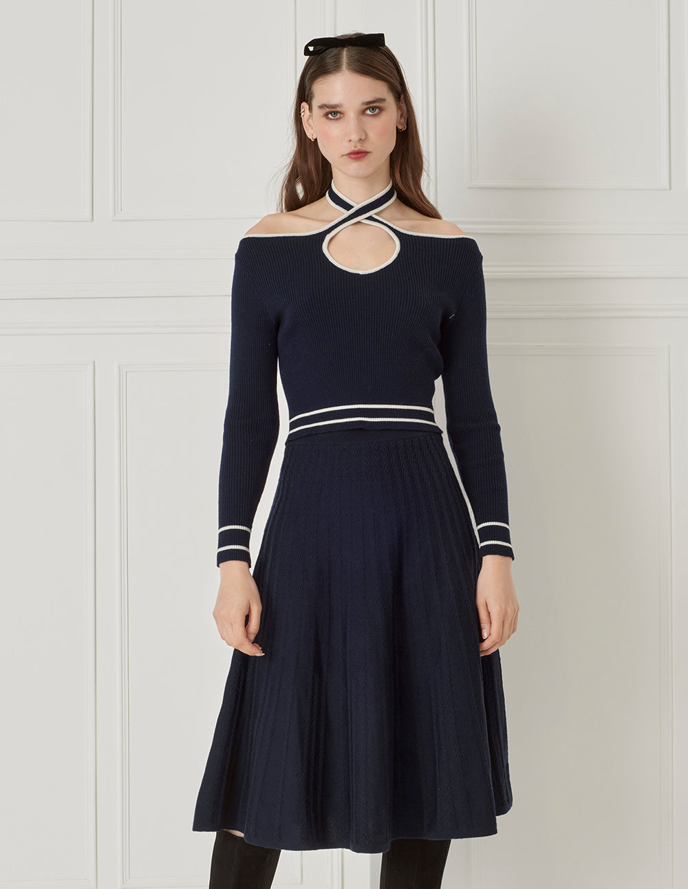 BORA AKSU Halterneck Off-The-Shoulder Blue And White Colourblock Wool Pullover